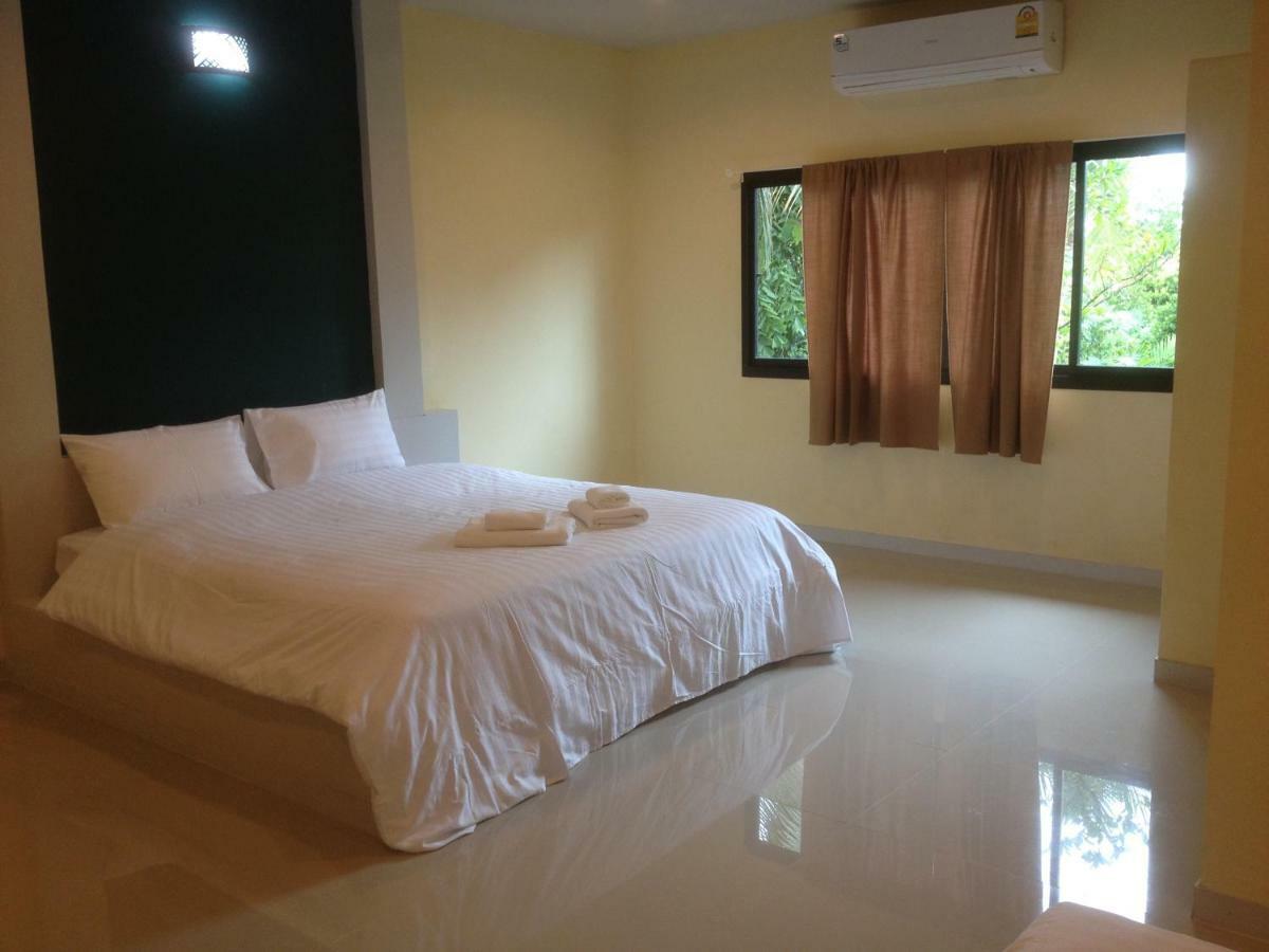 Juntima Place At Amphawa Exterior photo