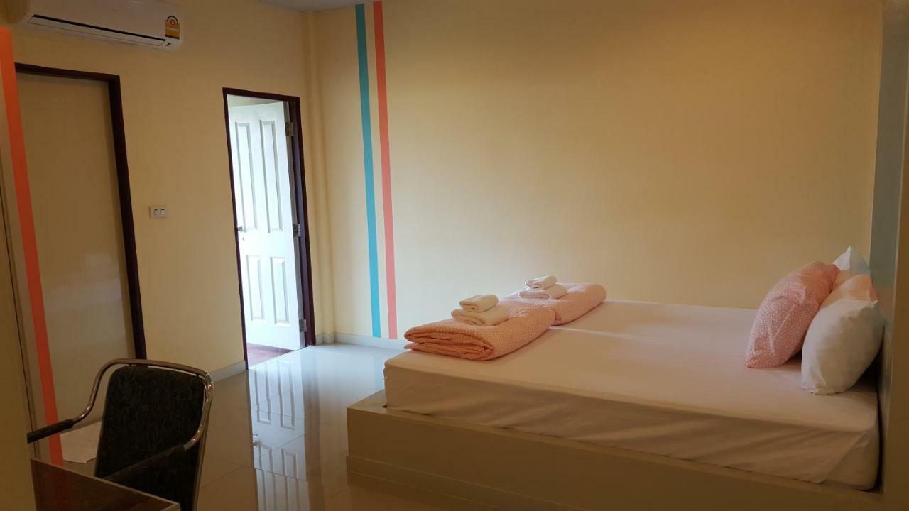 Juntima Place At Amphawa Exterior photo