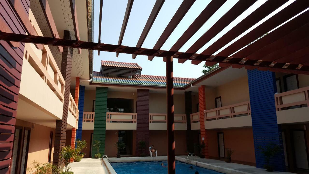 Juntima Place At Amphawa Exterior photo