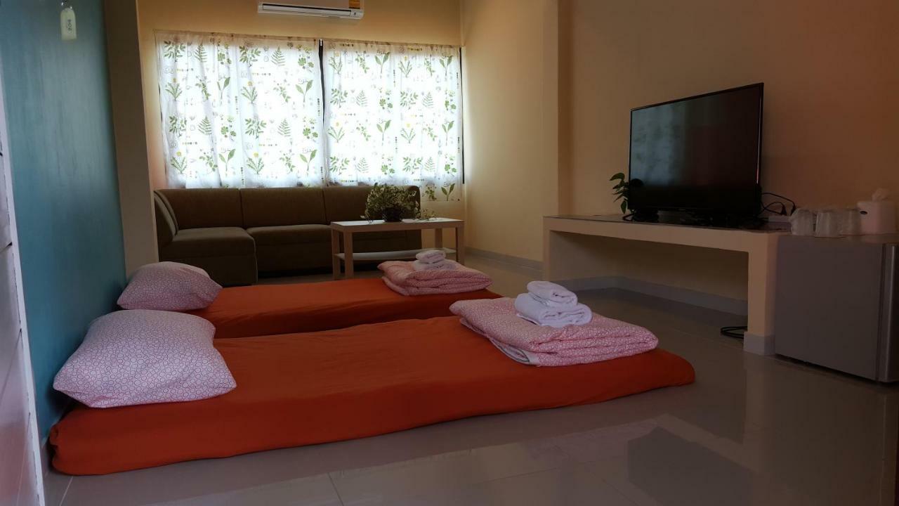 Juntima Place At Amphawa Exterior photo